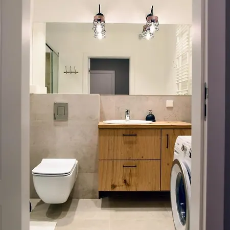 Flat 10 In The Old Town, 2 Bedrooms, Underground Parking Estetino