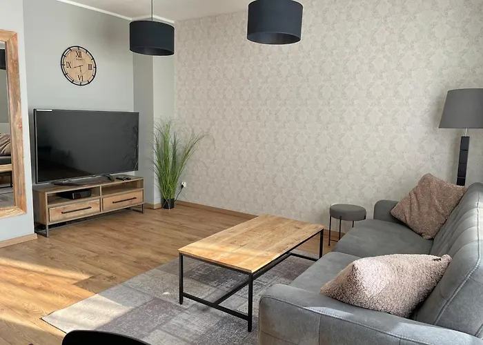 Flat 10 In The Old Town, 2 Bedrooms, Underground Parking شقة *