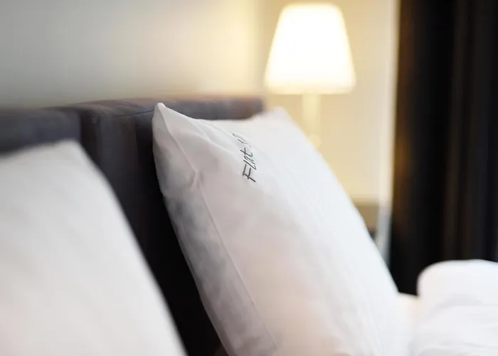 Flat 10 In The Old Town, 2 Bedrooms, Underground Parking شقة *